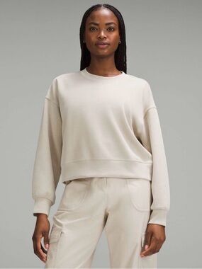 Lululemon Softstreme Perfectly Oversized Cropped Crew Mojave Tan Cream 8 Lounge